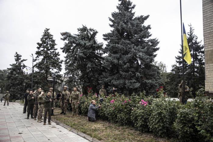 Los líderes separatistas de Ucrania viajan a Moscú para formalizar la anexión