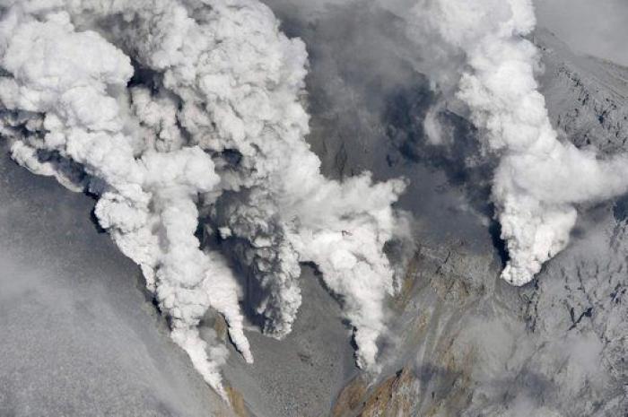 Japón teme que haya 31 muertos por la erupción del volcán Ontake (FOTOS)