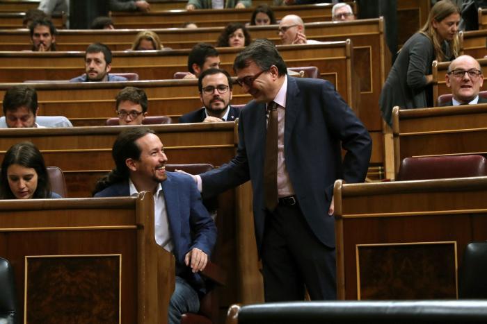 El PNV apoya la moción de censura del PSOE y deja caer a Rajoy