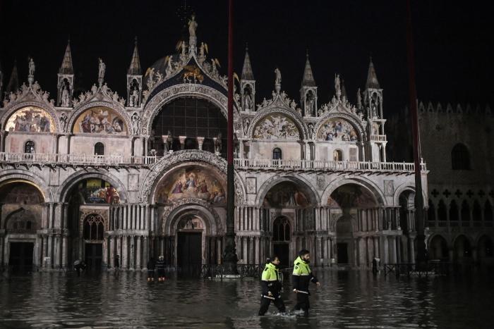 Dos tercios de Venecia bajo las aguas en la peor semana de crecidas en 150 años