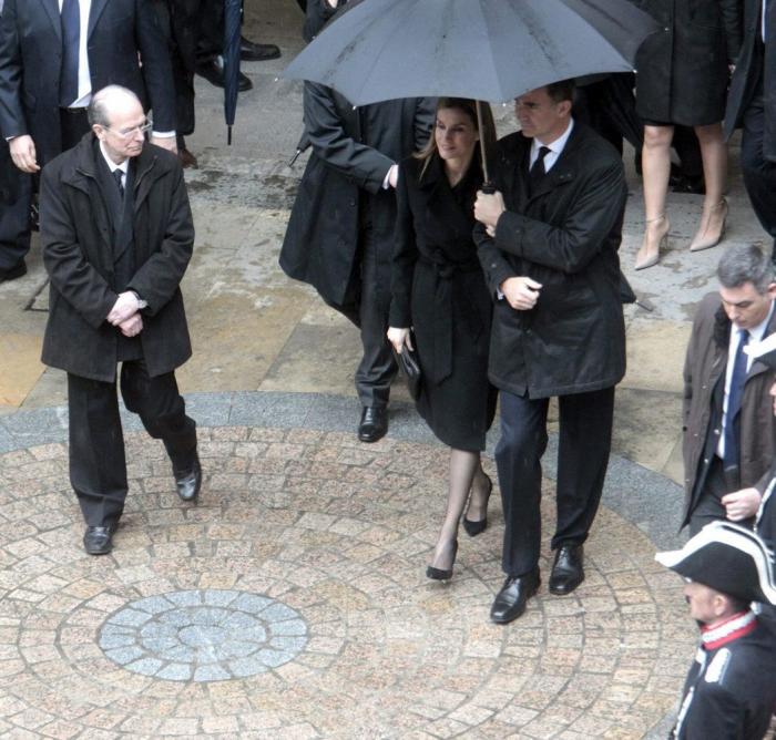 Miles de personas despiden al alcalde de Bilbao, Iñaki Azkuna, durante su funeral