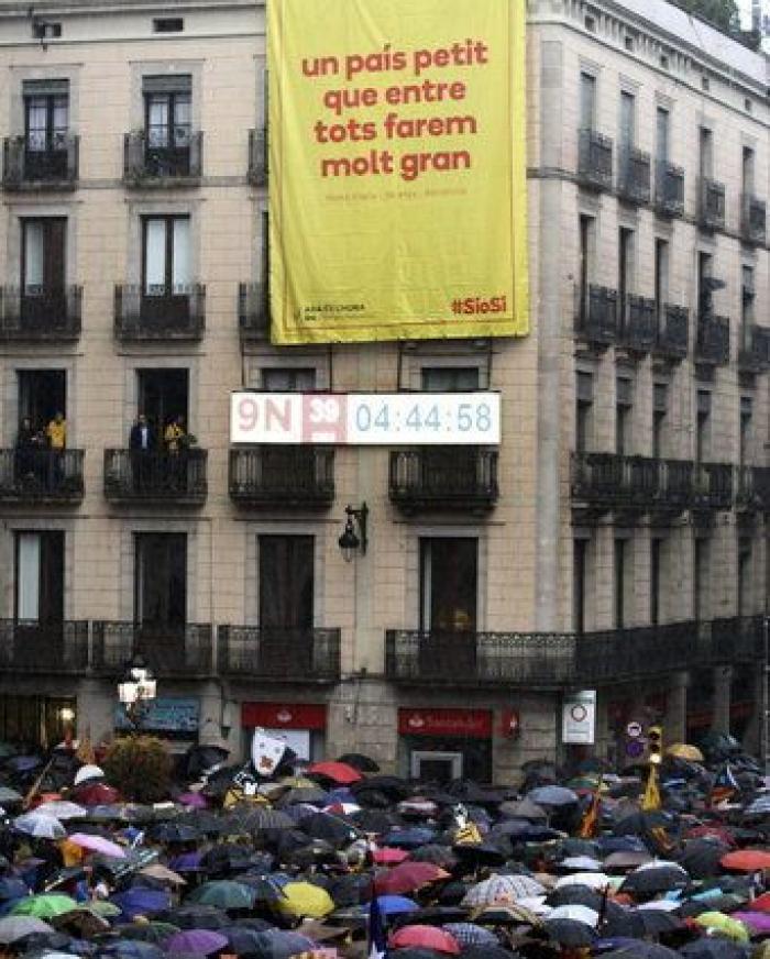 Miles de personas se echan a la calle en Cataluña reclamando votar el 9-N