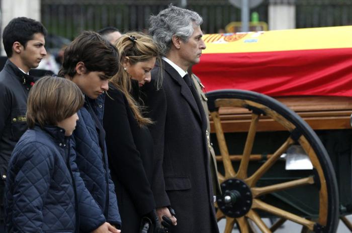 Las 17 fotos impresionantes del adiós a Suárez