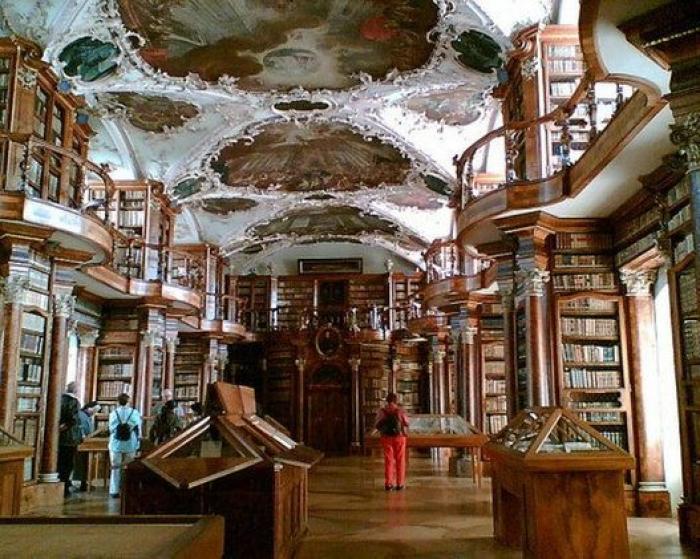 Siete bibliotecas impresionantes: no sabrás si mirar a los libros o al edificio (FOTOS)