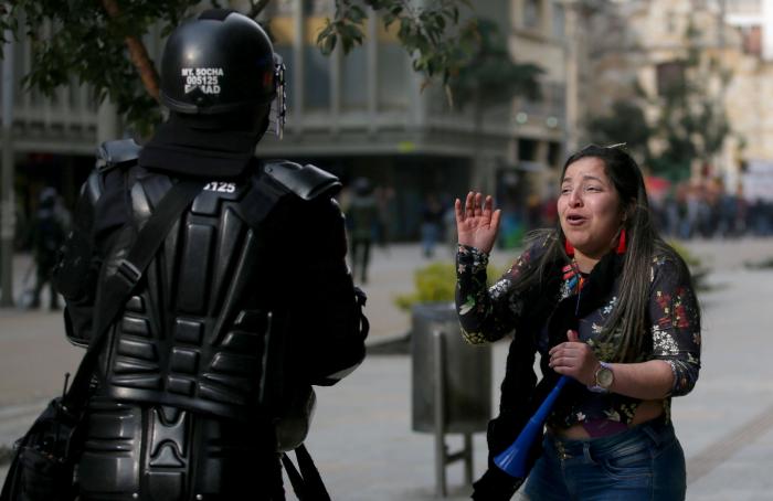 Las claves para entender por qué los colombianos se han echado a la calle