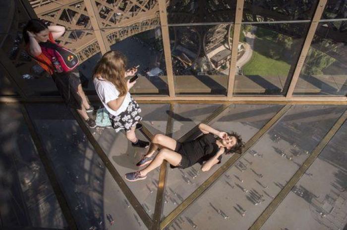 La torre Eiffel, de cristal: así es el nuevo suelo de la célebre atracción de París (FOTOS)