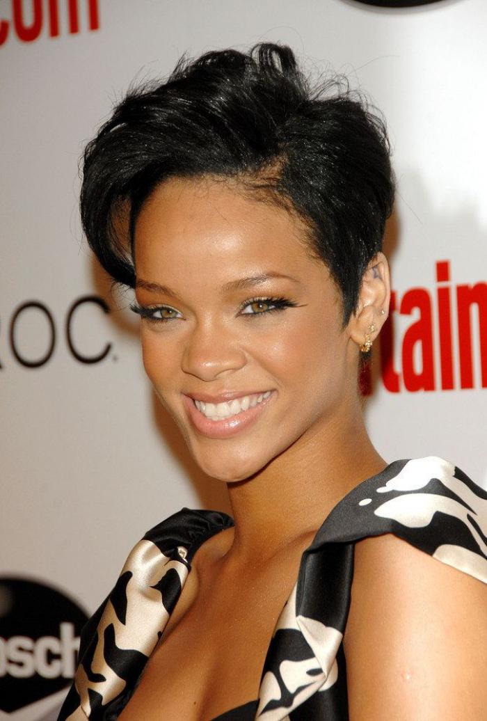 Rihanna da a luz a su primer hijo