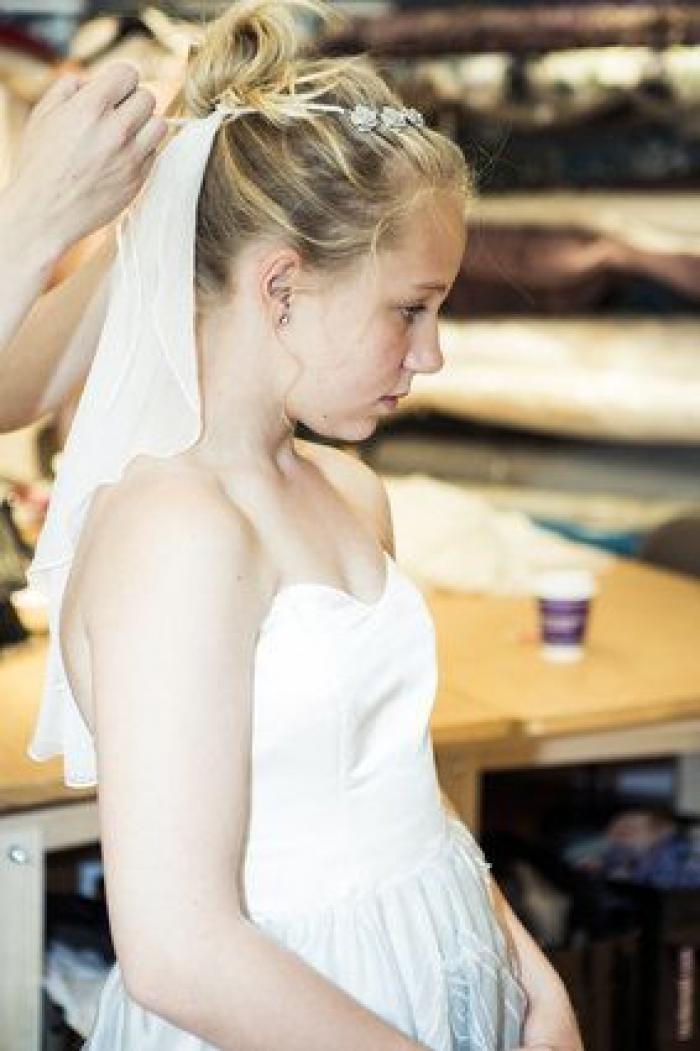 La historia de la novia noruega de 12 años y lo que esconde (FOTOS)