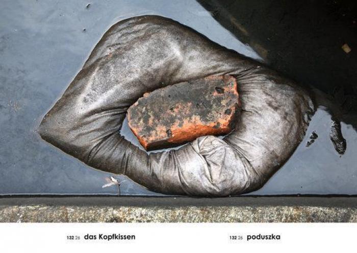 'A-Z. Diccionario Ilustrado': Andrzej Tobis fotografía palabras por toda Polonia