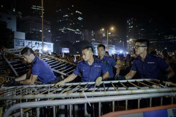 Manifestaciones en Hong Kong: Duros enfrentamientos entre los activistas prodemocracia y la policía