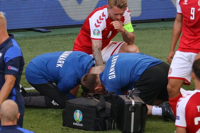 Christian Eriksen, jugador de Dinamarca, se desploma en pleno partido contra Finlandia
