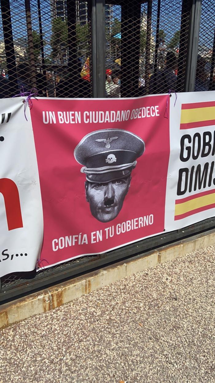 La derecha vuelve a manifestarse contra Sánchez en Colón con menos éxito que en 2019