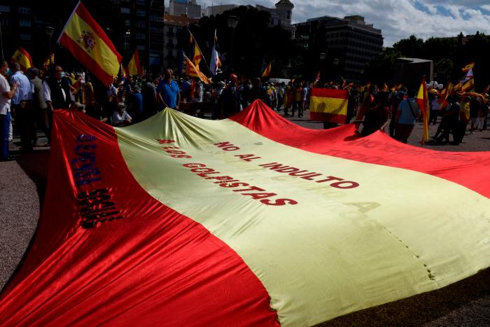 La derecha vuelve a manifestarse contra Sánchez en Colón con menos éxito que en 2019
