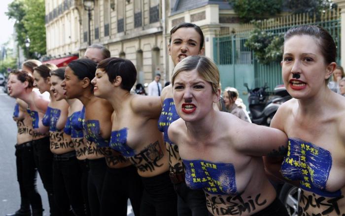 Marine Le Pen dice que las activistas de Femen son "una secta de histéricas de izquierdas"