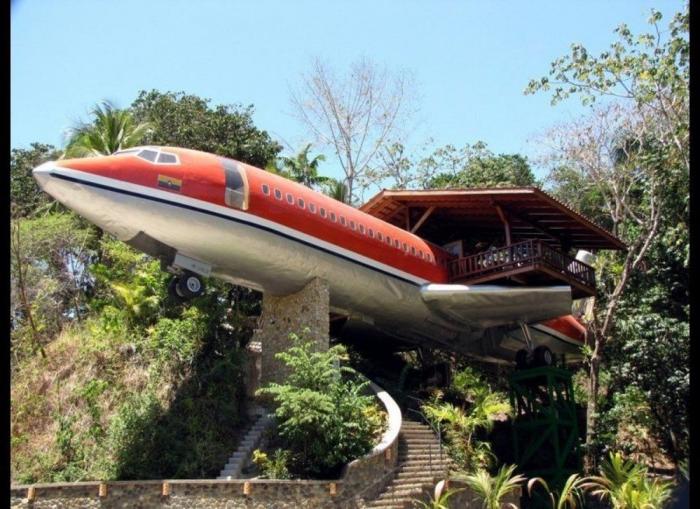 Un avión Boeing reconvertido en hotel de lujo y otros 9 extraños alojamientos (FOTOS)