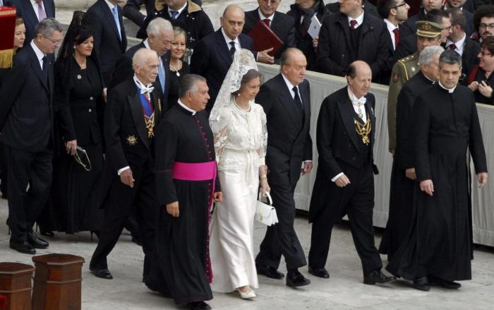 Las imágenes más llamativas de la ceremonia de canonización de Juan XXIII y Juan Pablo II (FOTOS)