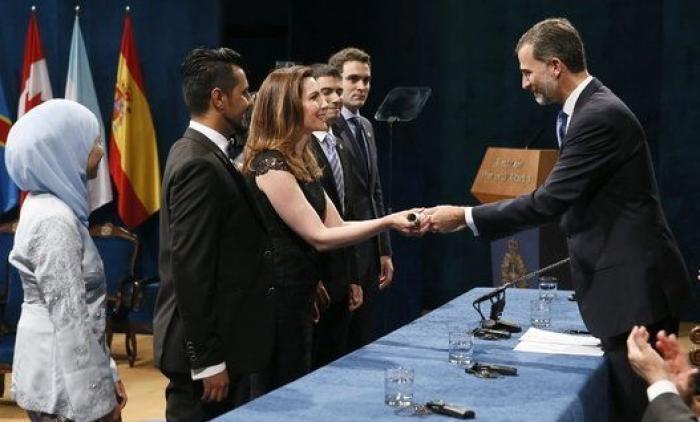 El rey apela a la unidad de España y recuerda que todos "estamos sometidos al mandado de la ley"