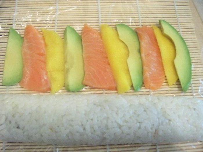 Qué es el frushi y cómo prepararlo: siete claves para disfrutar de la fusión fruta-sushi