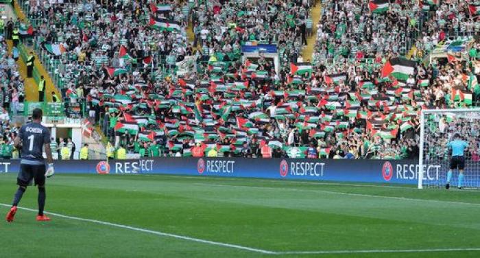 Los aficionados del Celtic desafían a la UEFA al apoyar así a Palestina