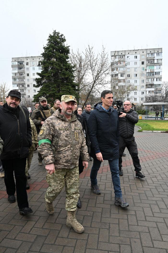 Robles revela en Odesa la mayor entrega de ayuda militar española para Ucrania
