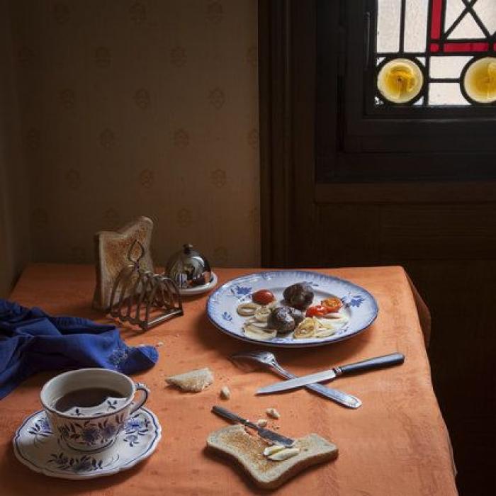 Banquetes de libro: el fotógrafo que recrea los menús de 'El Quijote' y 'Caperucita Roja'