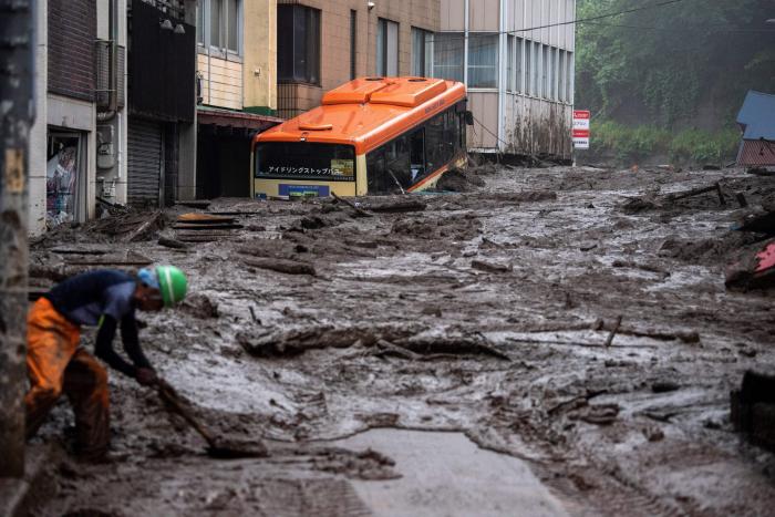 Hallados seis supervivientes tras un estremecedor deslizamiento de tierra en Japón