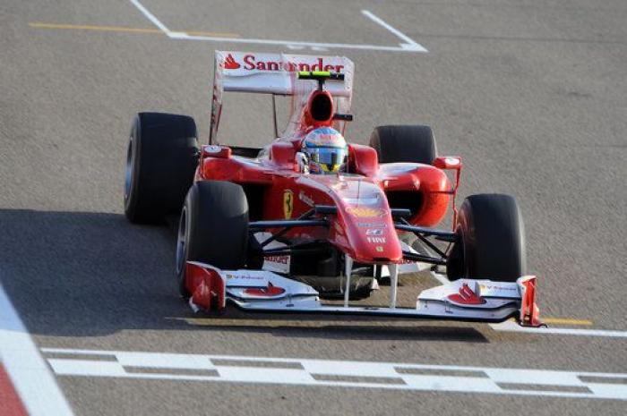 Un espectador cruza por la recta de meta en la Fórmula 1 (VÍDEO)