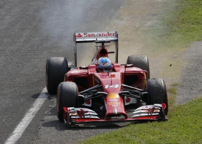 Un espectador cruza por la recta de meta en la Fórmula 1 (VÍDEO)