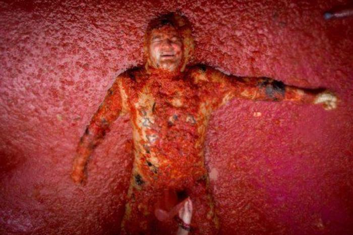 Bañados en tomate: las mejores fotos de la Tomatina 2016