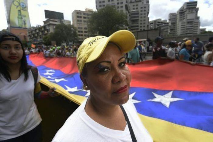 Miles de venezolanos secundan la 'gran toma de Caracas' para el revocatorio contra Maduro