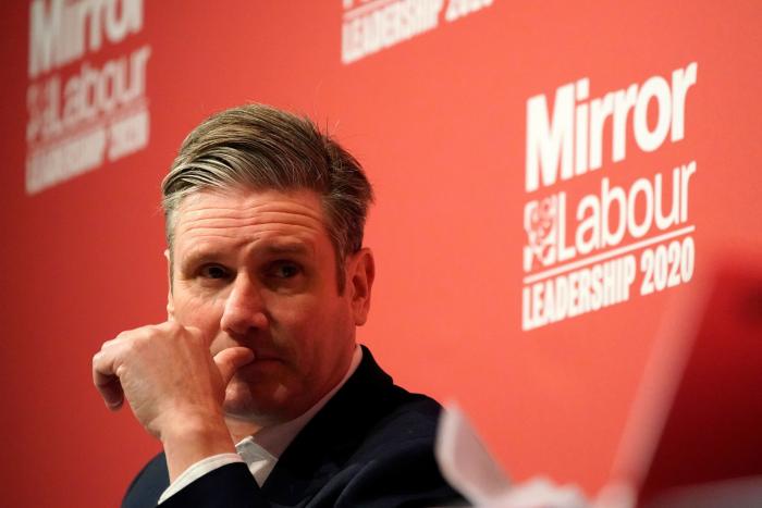 La debacle 'tory' catapulta a los laboristas en las encuestas y exigen elecciones generales