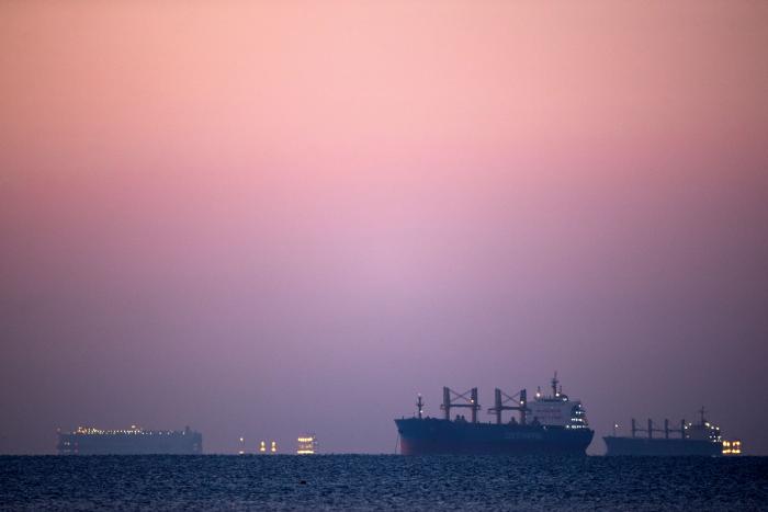 Suez desbloqueado: ahora el reto es dar paso a 422 barcos atascados y ver quién es el culpable