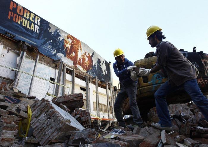 Paralizada la "reconstrucción" de Can Vies para revisar el estado del edificio