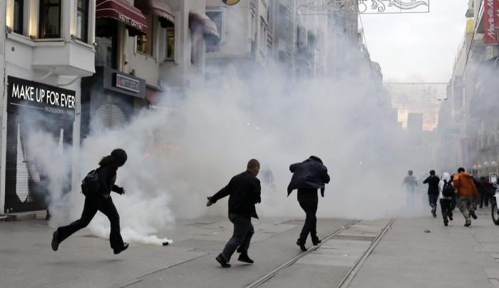 Taksim se enciende: disturbios y un periodista detenido en directo (VÍDEO)