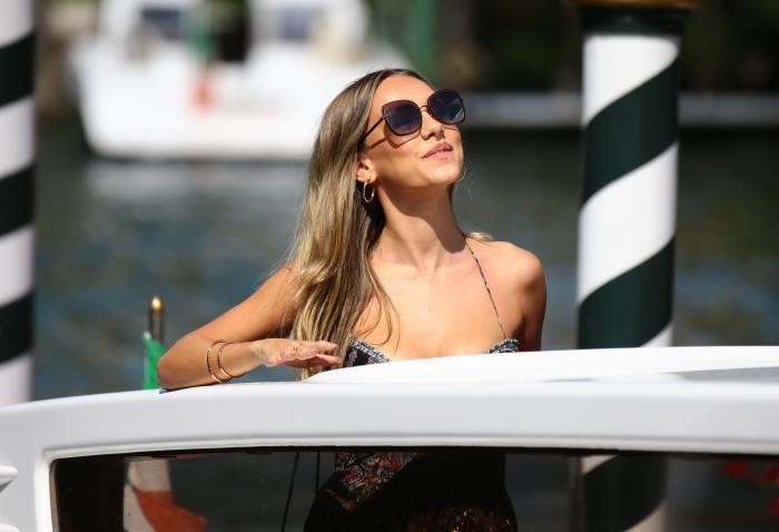 El impresionante vestido gira-cabezas de Ester Expósito en Cannes