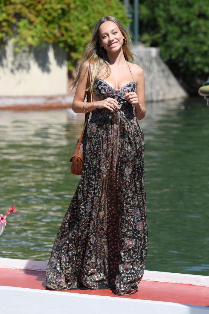 El impresionante vestido gira-cabezas de Ester Expósito en Cannes