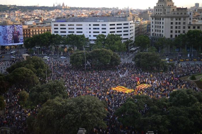 9 impresionantes fotos aéreas de las protestas por la República