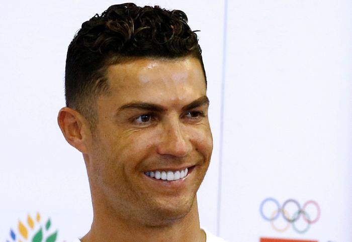 La reacción de Cristiano Ronaldo cuando le dicen que tiene que ponerse la mascarilla