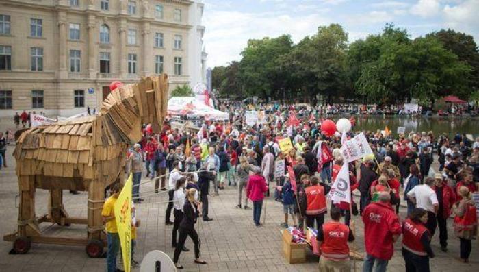 Cientos de miles de personas se manifiestan en toda Europa contra el TTIP y el CETA