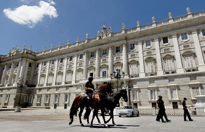 La Policía bate puerta a puerta el tramo que recorrerá Felipe VI