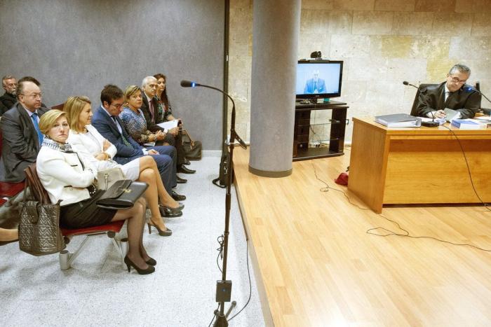 De Cospedal se reunió con Villarejo para abordar el 'caso Gürtel'