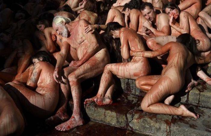 Protesta en Barcelona contra el uso de pieles de animales en la industria peletera (FOTOS)