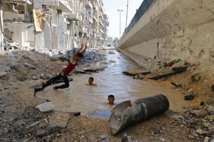 Mueren 6 niños en el bombardeo del régimen sirio a una guardería cerca de Damasco