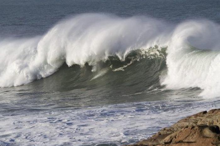 9 fotos impresionantes del temporal de olas en el norte