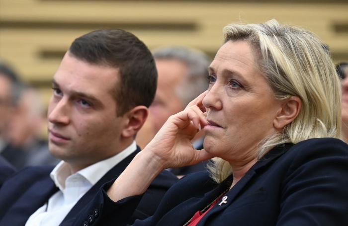 Así es Jordan Bardella, el sucesor de Le Pen al frente de la ultraderecha de Francia
