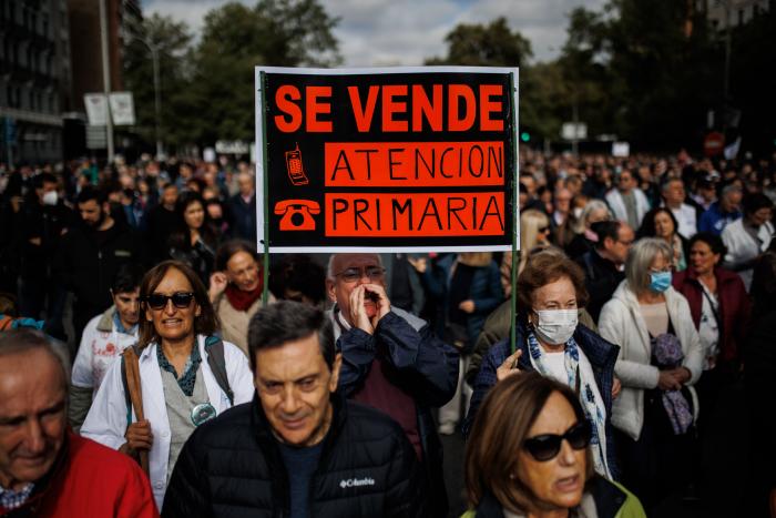 Un mes de huelga en Madrid: “Bienvenidos a la sublevación médica, hemos aguantado demasiado”
