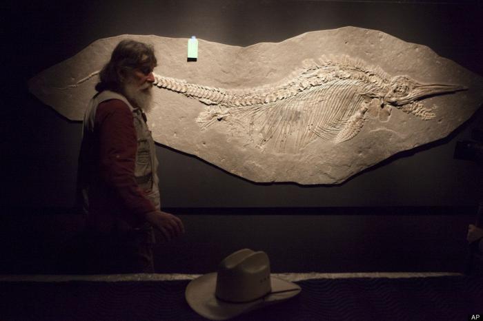 Hallan en desierto de Gobi, en Mongolia, una de las mayores huellas de dinosaurio del mundo