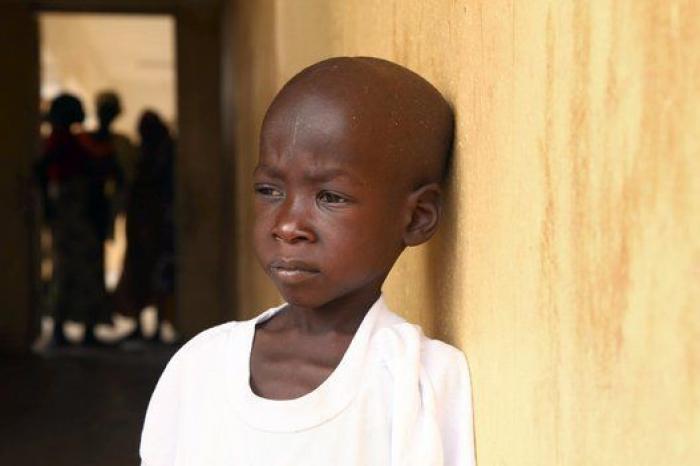 Asaltantes armados secuestran a más de 300 alumnos de una escuela en Nigeria