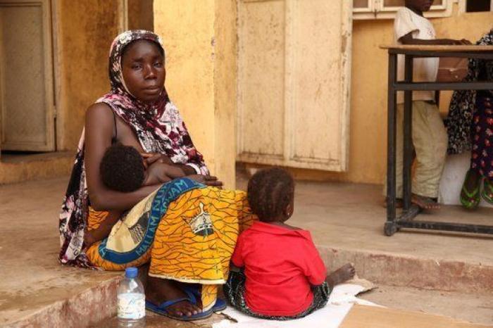 Boko Haram libera en Nigeria a 105 niñas, que vuelven a casa a salvo