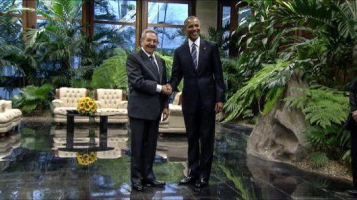 Raúl Castro recibe a Obama en el Palacio de la Revolución en La Habana